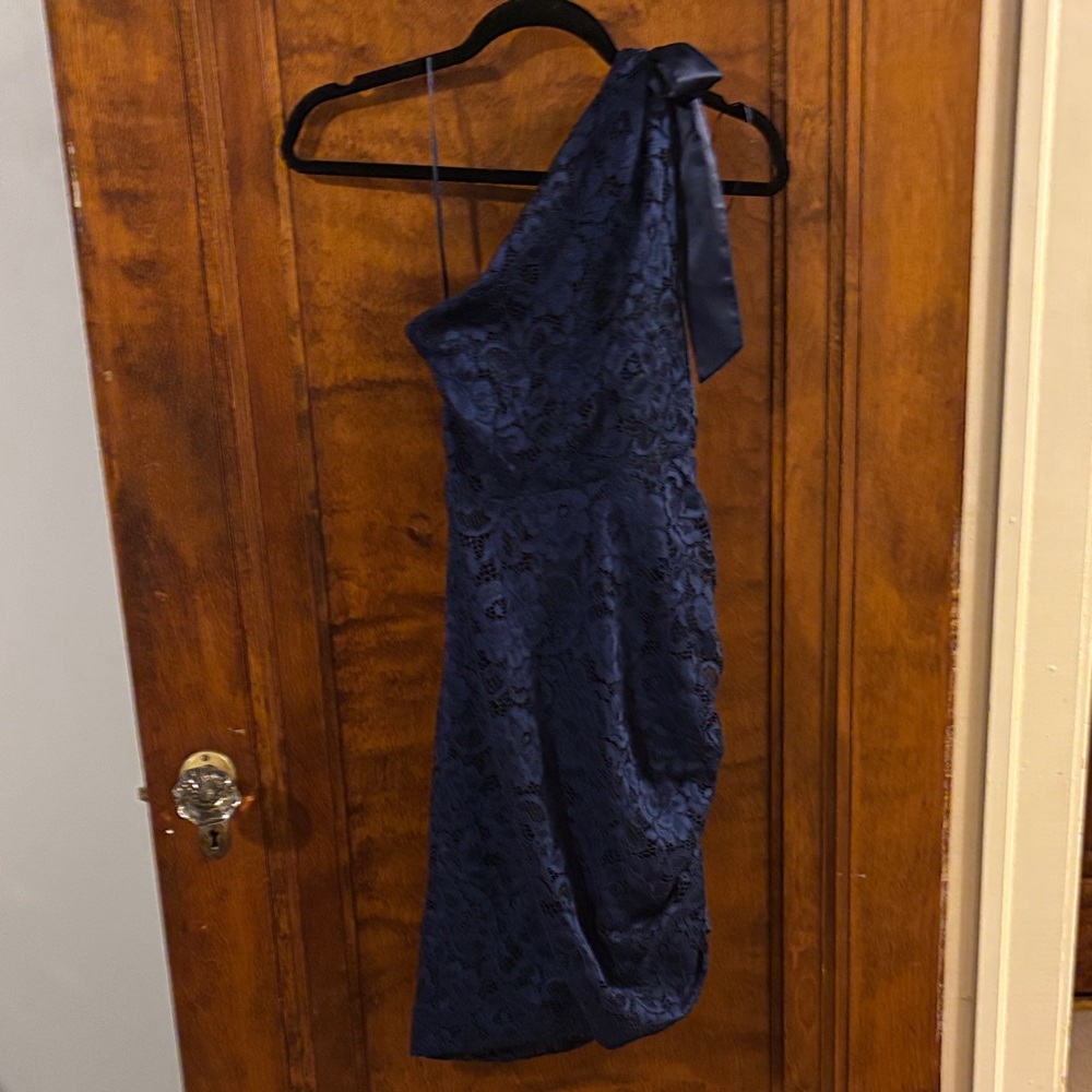 NWOT Sam Edelman Navy Blue One-Shoulder Lace Sheath Dress Size 2 - Picture 4 of 9